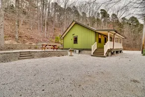 Want to REALLY get away? Round Bottom Roost. Secluded. Close to everything. - Image 4