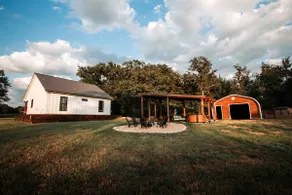 Quiet and Private Cottage on 10 Acres with Hot Tub - Image 2