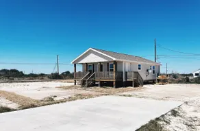 Post Oak Lane Coastal Vacation House - Image 2