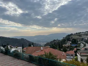 View of the valley - Image 4