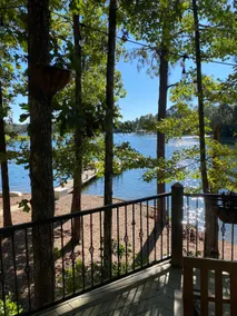 Cozy lakefront home on private deep water Cove - Image 5