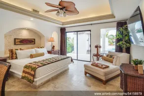 Steps to Beach | FREE Kayak | Private 5BR Villa - Image 2