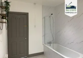 Rectory 4 Bedroom Contractor Accom Free Parking Free Wifi - Image 2