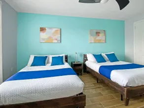 Large Space ★ Heated Pool ★ Close to Universal - Image 3