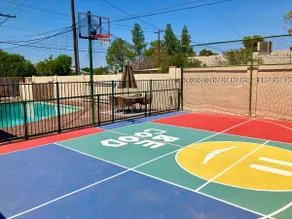 Spacious home! Heated pool, sundeck, and sports court - Image 3