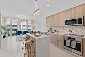 Miami Design District | King Bed + Free Parking - Image 5