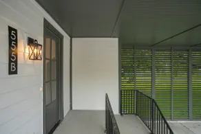 Boutique Townhome |3 bd! Parking! 12 min to DT! - Image 5