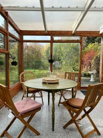 House with a magical garden and sunroom - Image 3
