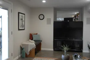Cozy 2 bedroom apartment with panoramic views. - Image 4
