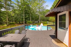 4 Acre Oasis: Heated Pool, Hot Tub & Gameroom - Image 2
