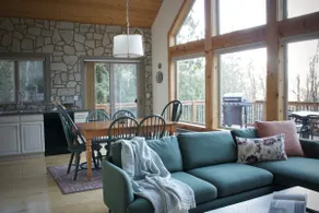 The Lazy Bear Hideaway - Image 4