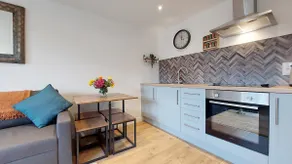 Modern 1 Bedroom Cottage - Image 3