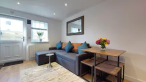 Modern 1 Bedroom Cottage - Image 2