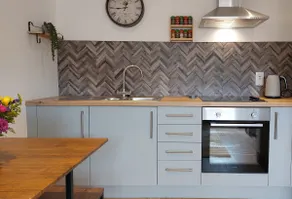 Modern 1 Bedroom Cottage - Image 5