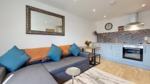 Modern 1 Bedroom Cottage - Image 4