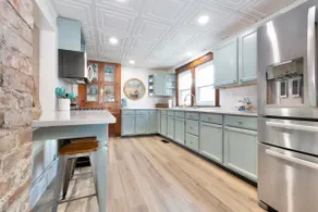 The Vintage Lake House w/ Private Dock - Image 3
