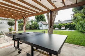 Landmark Beach House w/ Spacious Backyard - LB Gem - Image 4