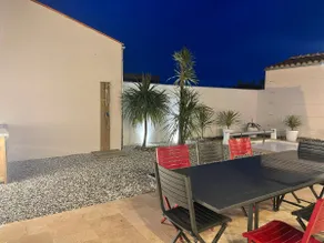 Charming villa with pool - Image 2