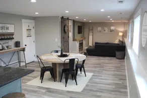 Wright Retreat - Private Entry w/ Sauna & Hottub - Image 3