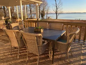 Enjoy Sunsets at Fully Equipped Home on the Lake - Image 2