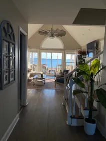 Enjoy Sunsets at Fully Equipped Home on the Lake - Image 5