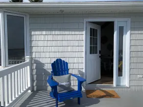 Renovated Waterfront Cottage - Image 4