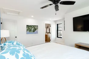 Private 1 king bedroom guest house-2021 built - Image 5