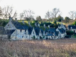 Cotswolds Riverside Cottage in Bibury - Image 3