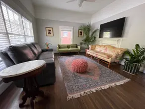 Gorgeous Historic Home Heart of Charlotte! - Image 4