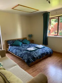 A studio annex with free parking. - Image 3
