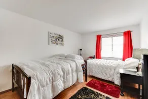 Awesome & 2Beautiful Open-Concept Luxury Condo - Image 5