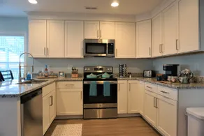 Modern 3 bed/3 BA walkable to downtown Surf City! - Image 4