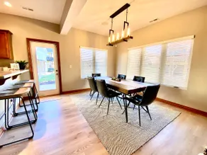 Immaculate 2BD/3BA South Lincoln Home with Garage - Image 3