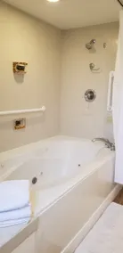 Cozy Studio Condo with Jetted Tub and 2 Pools - Image 5