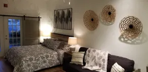 Cozy Studio Condo with Jetted Tub and 2 Pools - Image 2