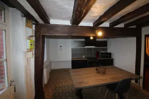 Cheerful townhouse with free parking - Image 4