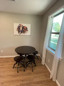 Renovated 1 bedroom guest house - Image 5