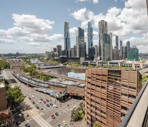 2 Bed Apartment - City & Yarra views -Free Parking - Image 2