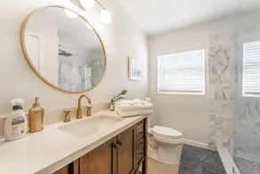 Beautiful Oasis Home, Walking Distance to Ray Jay - Image 4