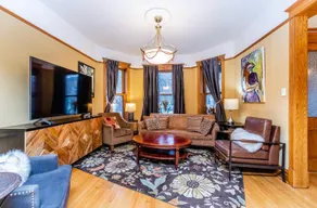 5 Bedroom Wrigleyville experience right by stadium - Image 2