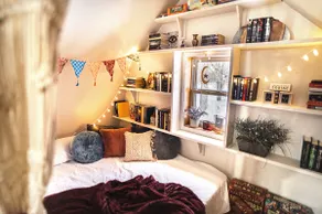 🌙 Olde Salem A-Frame Cottage 🔮 near Lake Ontario - Image 2