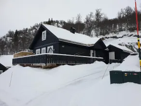 Family-friendly cottage with a stunning view! - Image 4