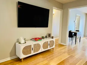 Great Specials Now! 3 Bedroom 12 Min to Downtown - Image 5
