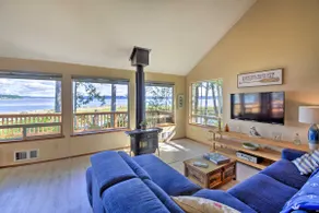 Beachfront Panoramic View Big Deck - Image 5