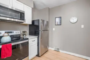 KingBed, Spacious Home |Awesome Location | Pets OK - Image 2