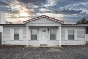 Bungalow Bliss ※ Beach Cottage Blocks From Ocean - Image 5