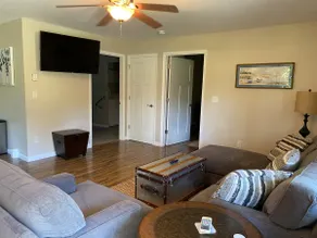 Cottage on the Knob. Cheerful one bdrm w/fire pit. - Image 2
