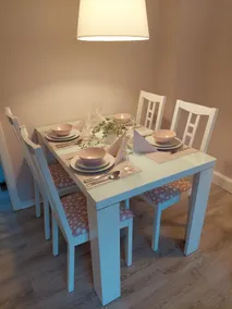 Helles modern eingerichtetes Apartment - Image 5