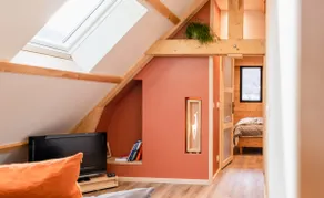 Cozy apartment with mountain views - Image 5