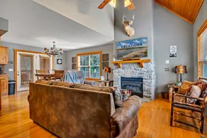 The Cozy Cabin Hideaway - Image 3